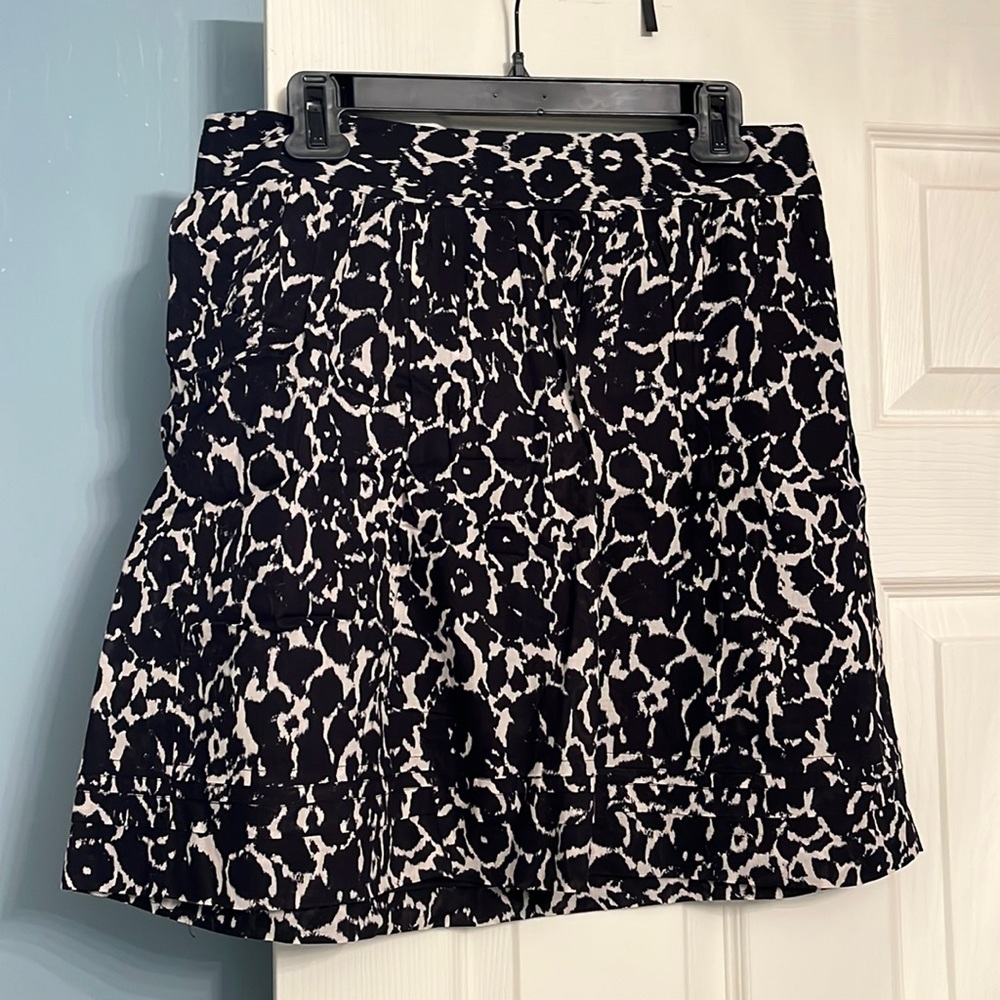 LOFT black and gray print skirt EUC